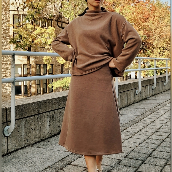 Oak and Fort fleece skirt - size small - Picture 5 of 5